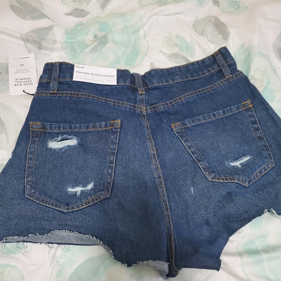NWT Distressed Jean Shorts - Picture 3 of 3